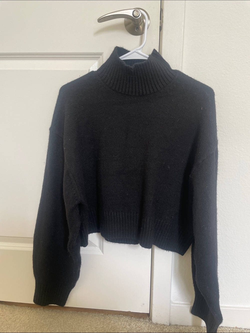 H&M Black Cropped Turtleneck Sweater